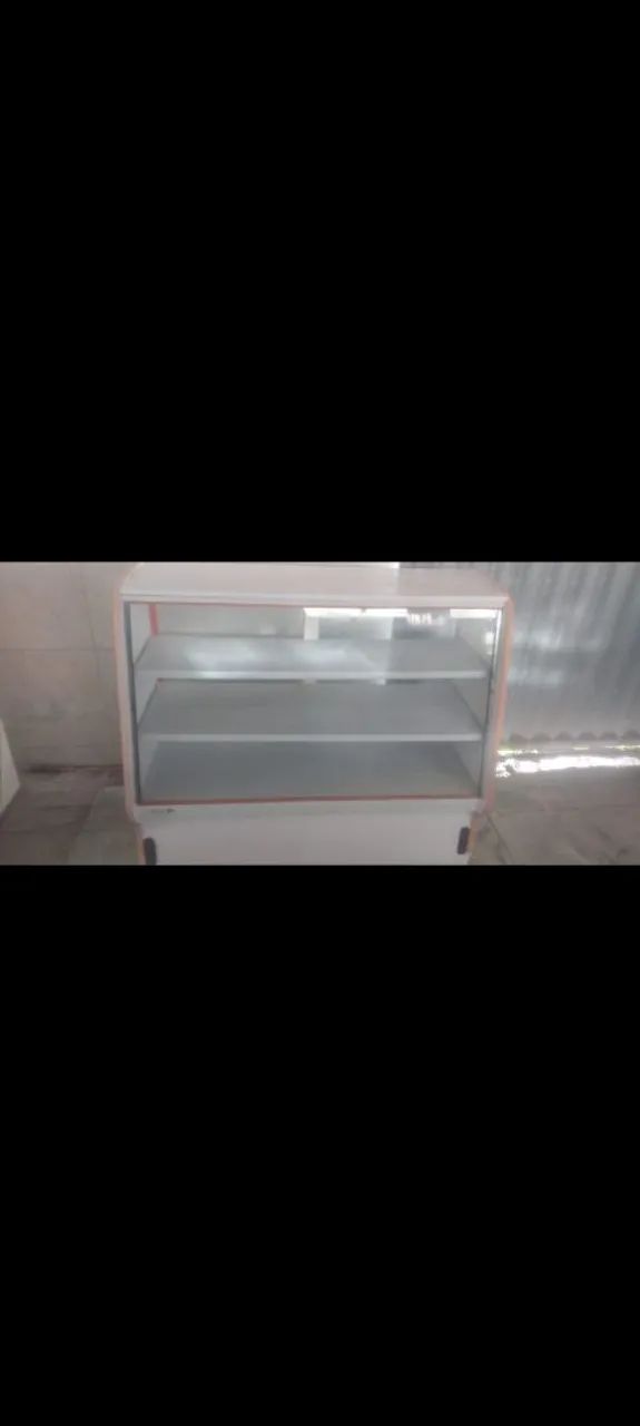Vendo balcão para pão e salgados bem conservado - Foto 2