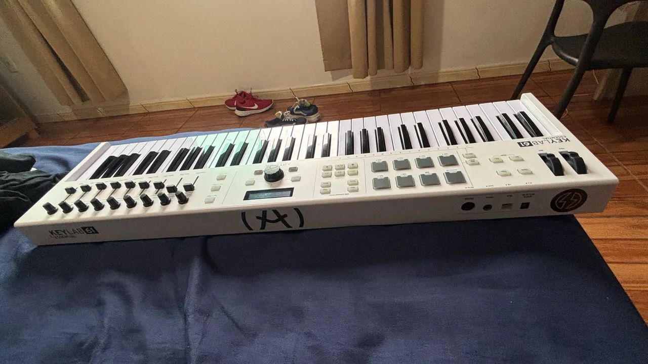 Arturia KeyLab 61 - Impecável + Capa | Aceito Propostas - Foto 5
