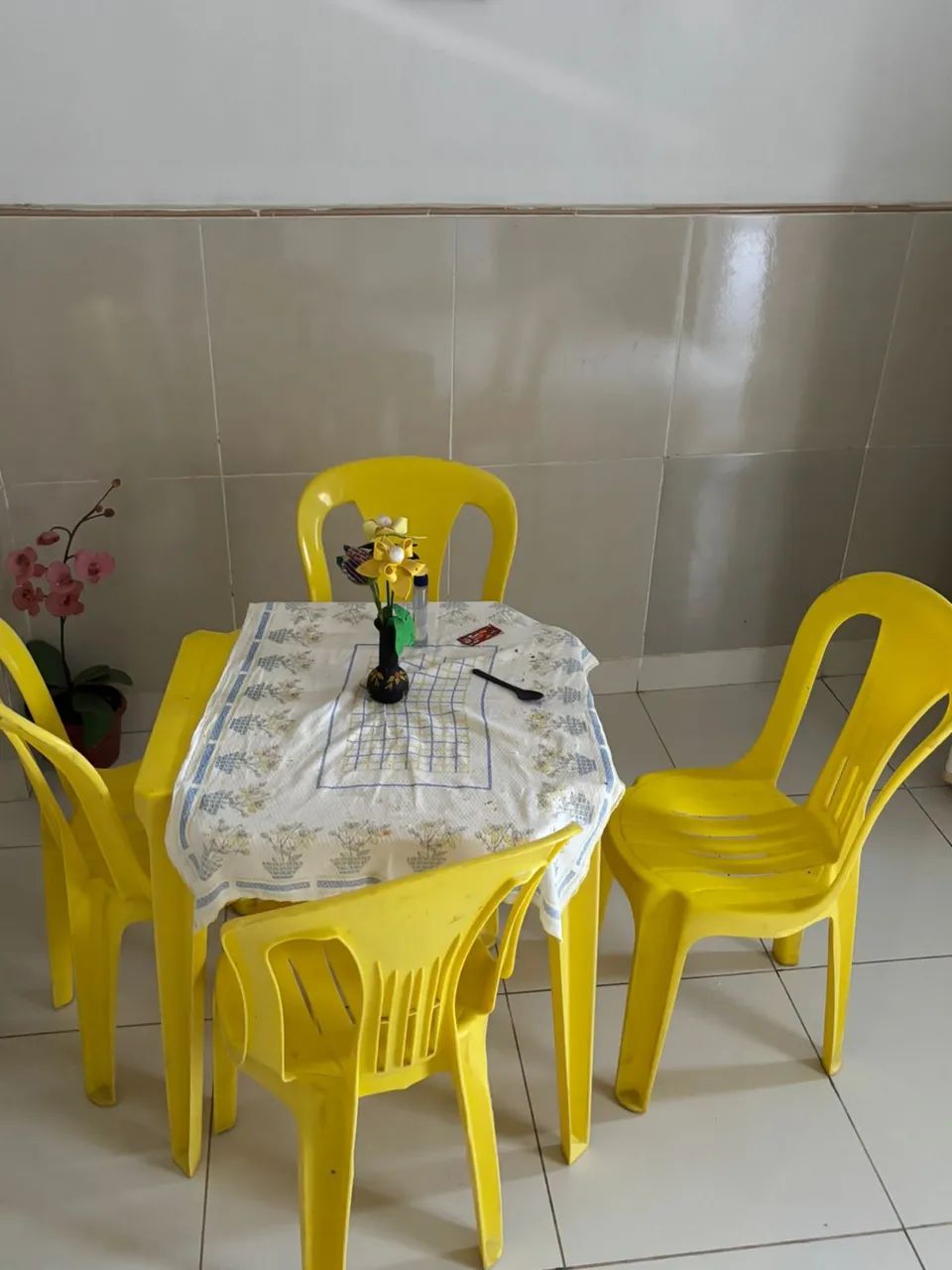 Vendo jogo de mesa completo  - Foto 2
