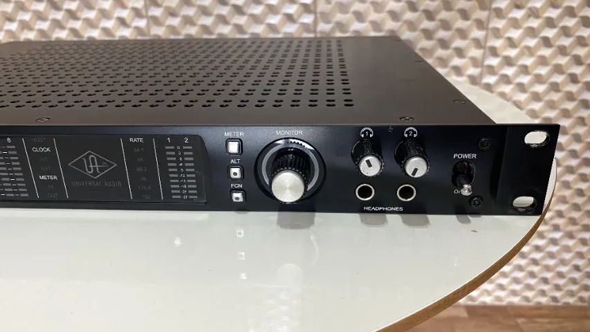Interface Universal Audio Apollo 8 UAD-2 Quad Preto - DSP Plugins Originais Inclusos - Foto 2