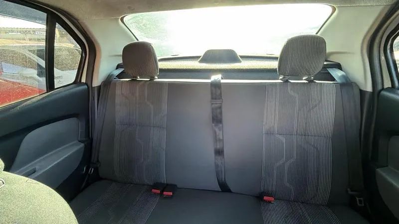 Renault Logan Expression Hi-flex 1.6 8V 4P 2015 - Foto 4