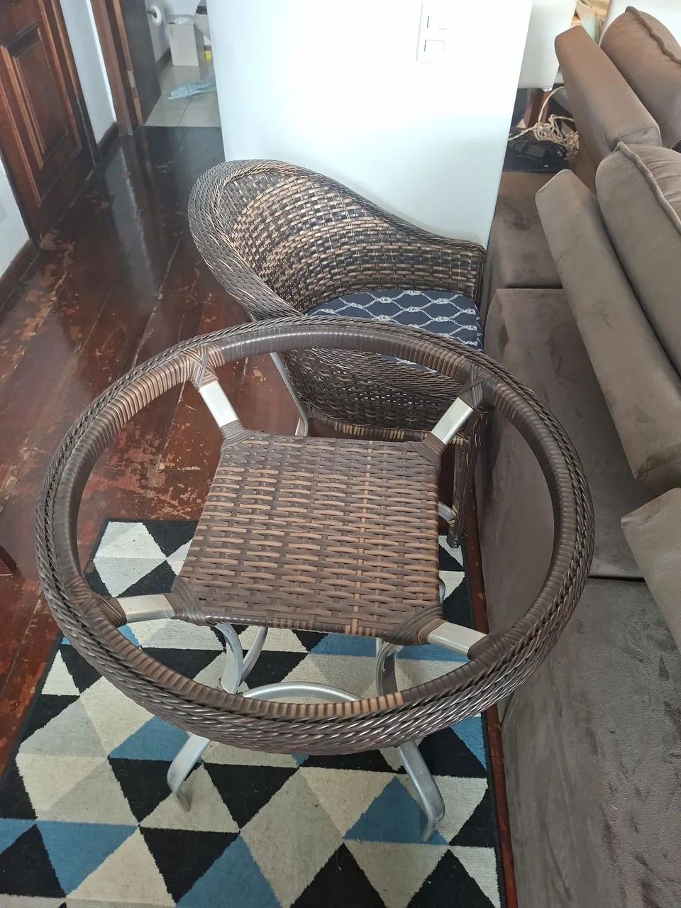 Conjunto 2 cadeiras e 1 mesa de vidro  - Foto 2