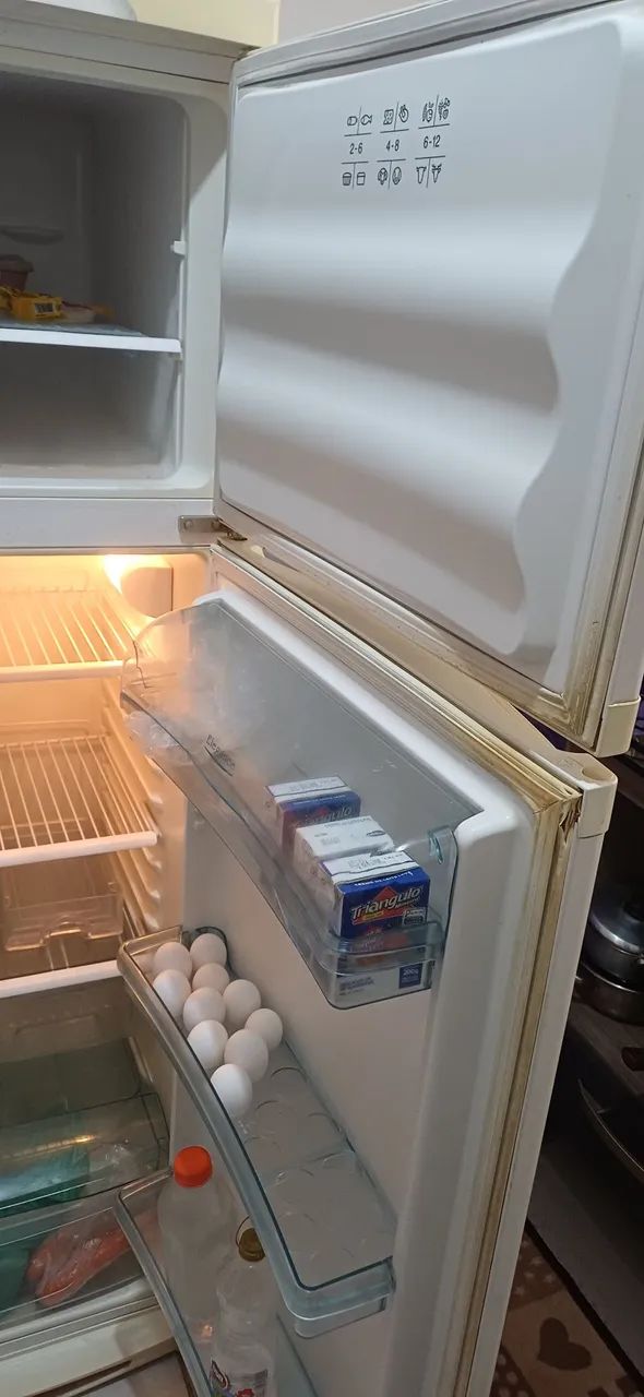 Geladeira usada - Nao faço entrega , faço 300 para vir buscar  - Foto 3