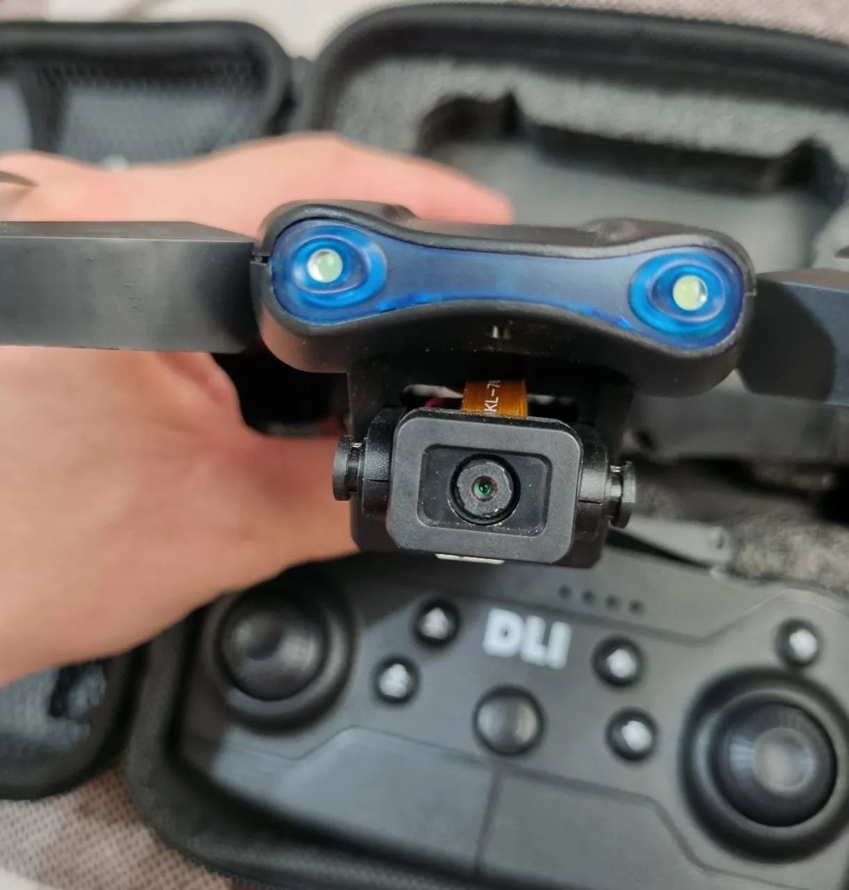 Drone com 3 baterias 