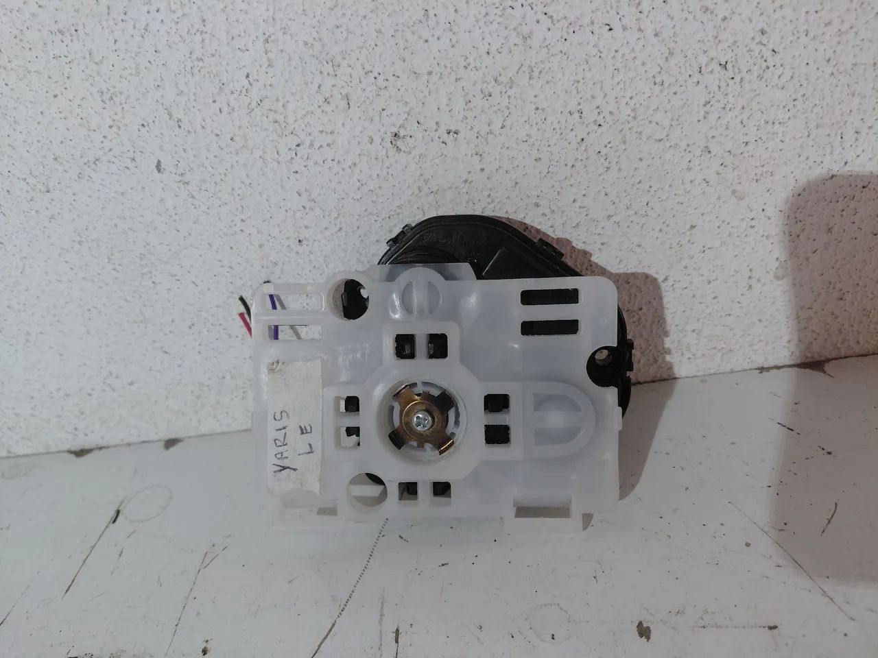 Motor retrovisor elétrico Yaris esquerdo 