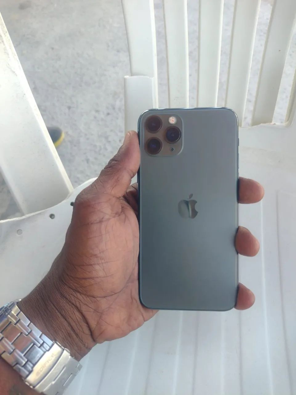 Vendo ou tri esse iPhone 11 Pro 512 gb sem arranha novo sem defeito algum  - Foto 3