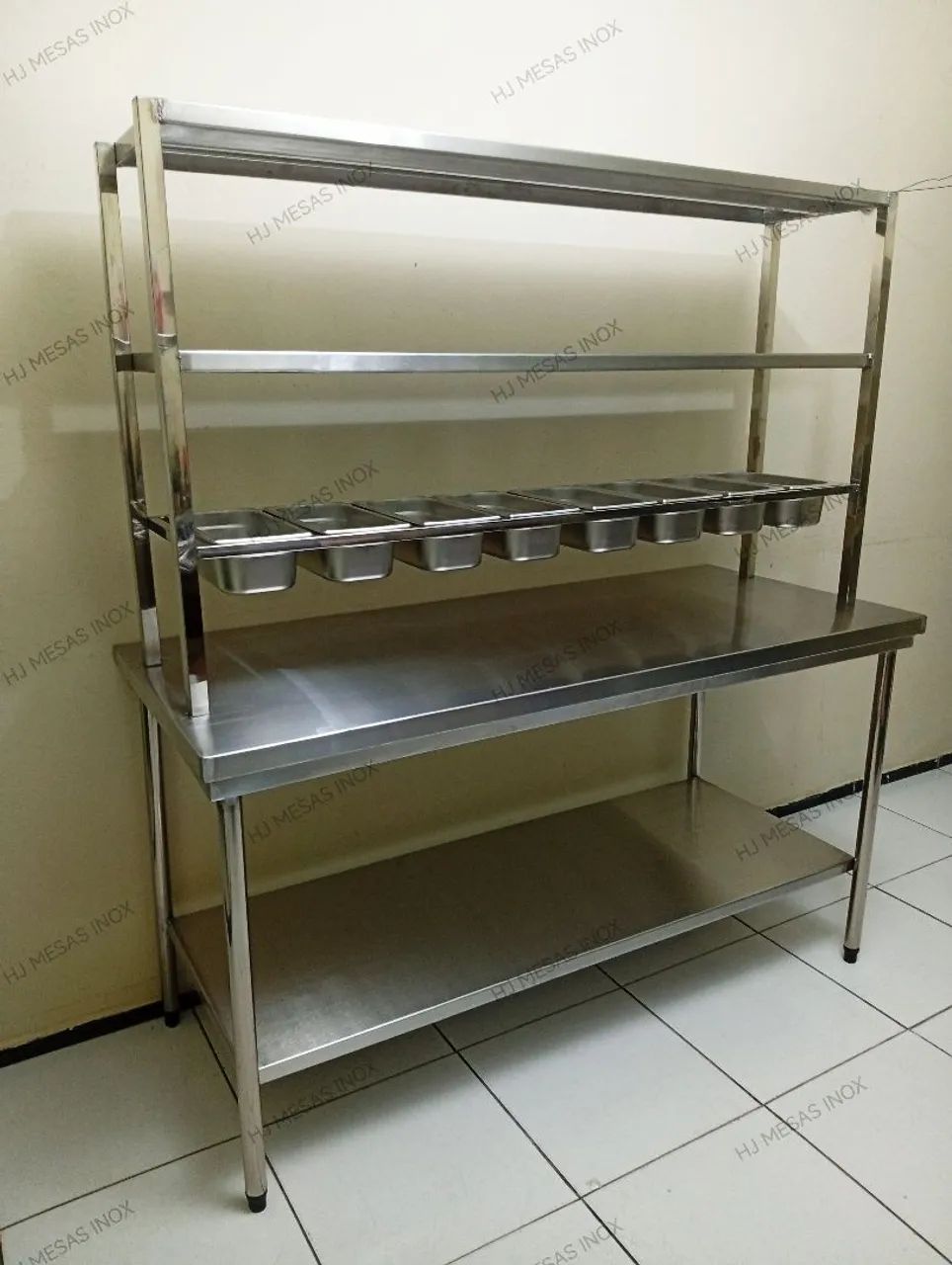 Mesa condimentadora com prateleira 