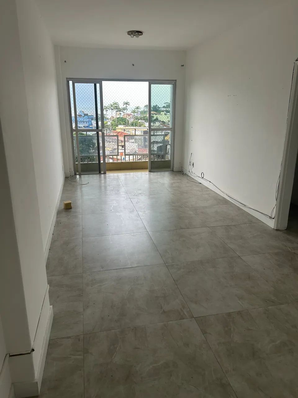 Alugo apto na Rua Silva Jardim