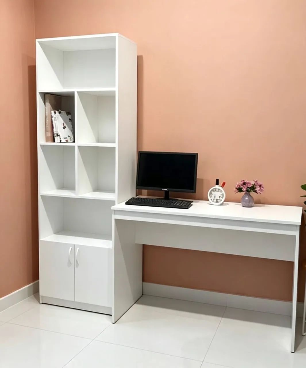 Mesa com estante em mdf