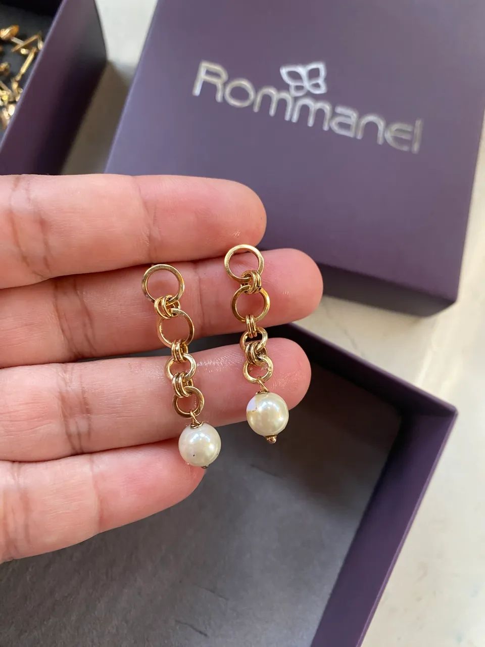 Brinco Rommanel com pérola 