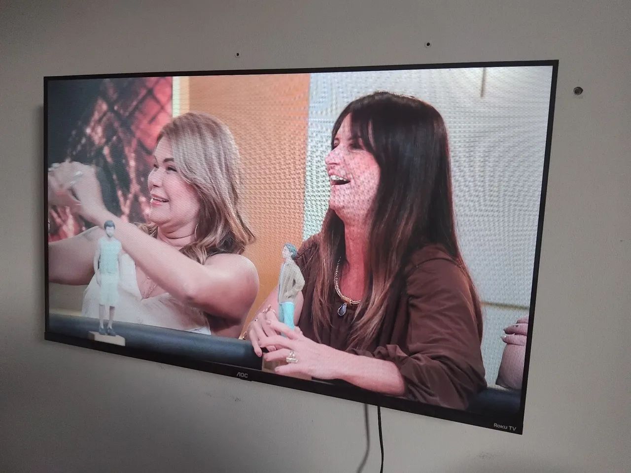 Vendo TV 43 polegadas AOC Roku  - Foto 4