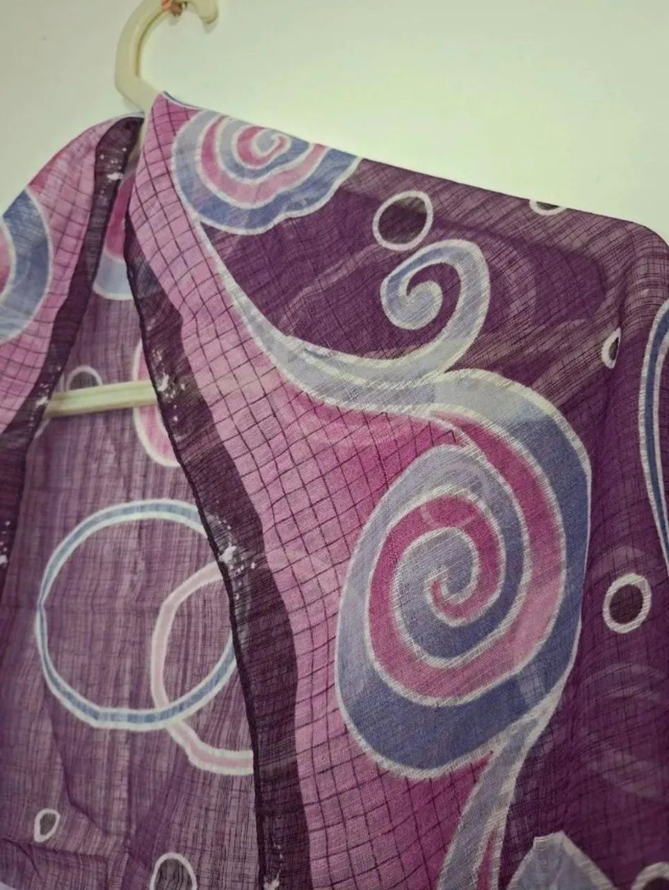 Lenço Echarpe Estampado Roxo Lilás - Novo (Nunca Usado) - Foto 4