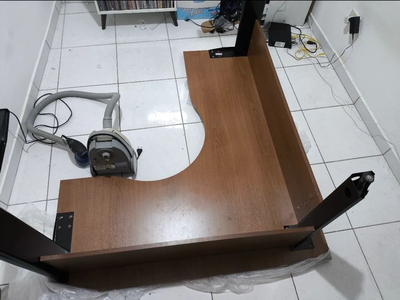 Mesa de Trabalho em L com Recorte Anatômico - Foto 2