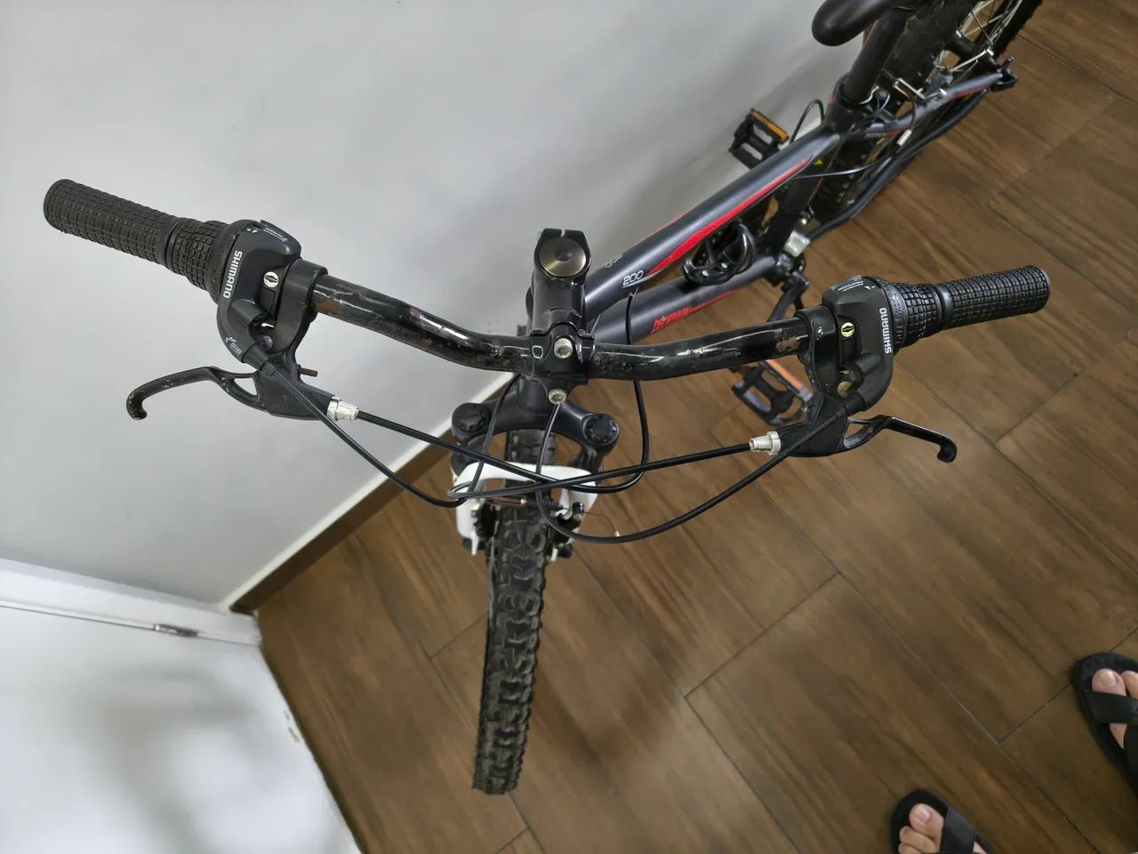Bicicleta aro 24 - Decathlon - 21 machas com amortecedor  - Foto 2