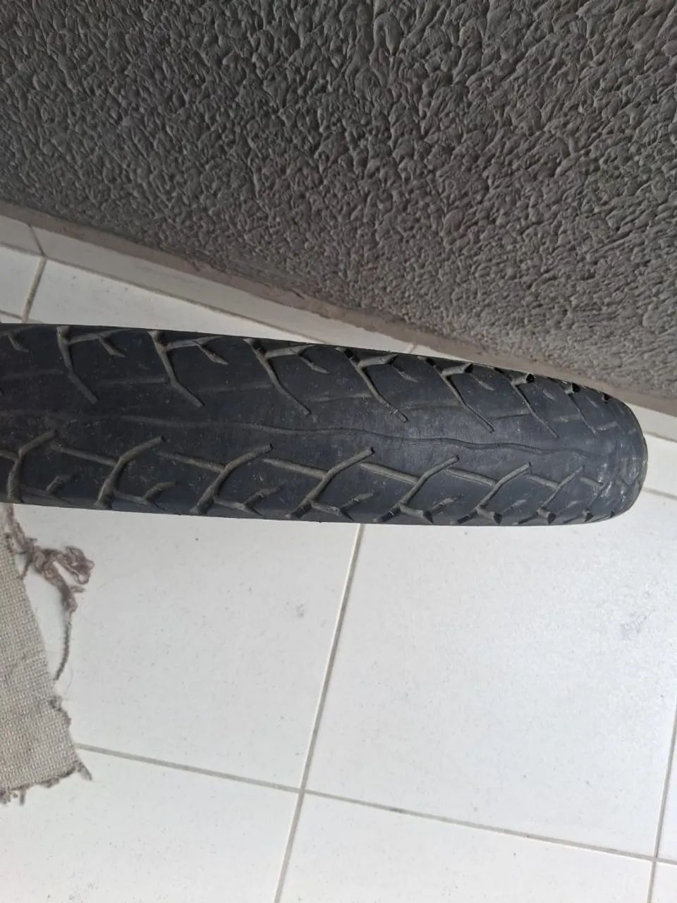 Roda dianteira com pneu e câmera  - Foto 3