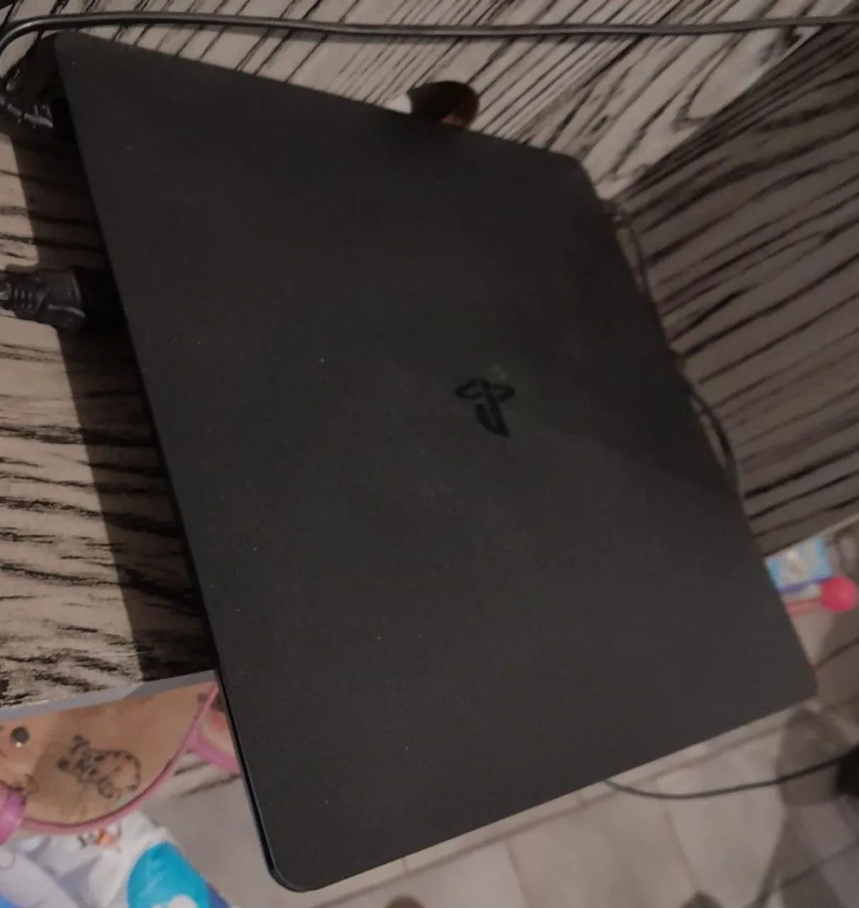 Vendo ps4 completo