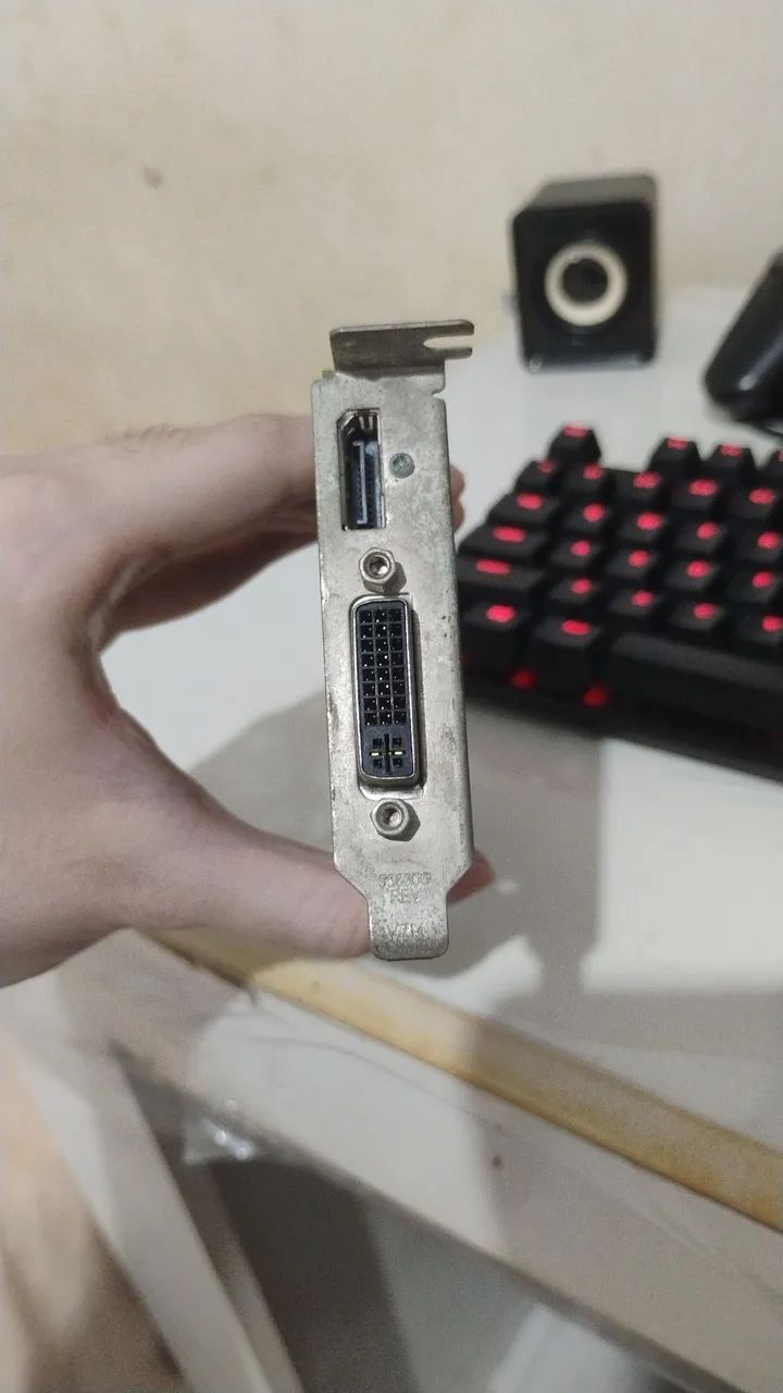 Placa de vídeo Low Profile AMD R5 240 - Foto 3