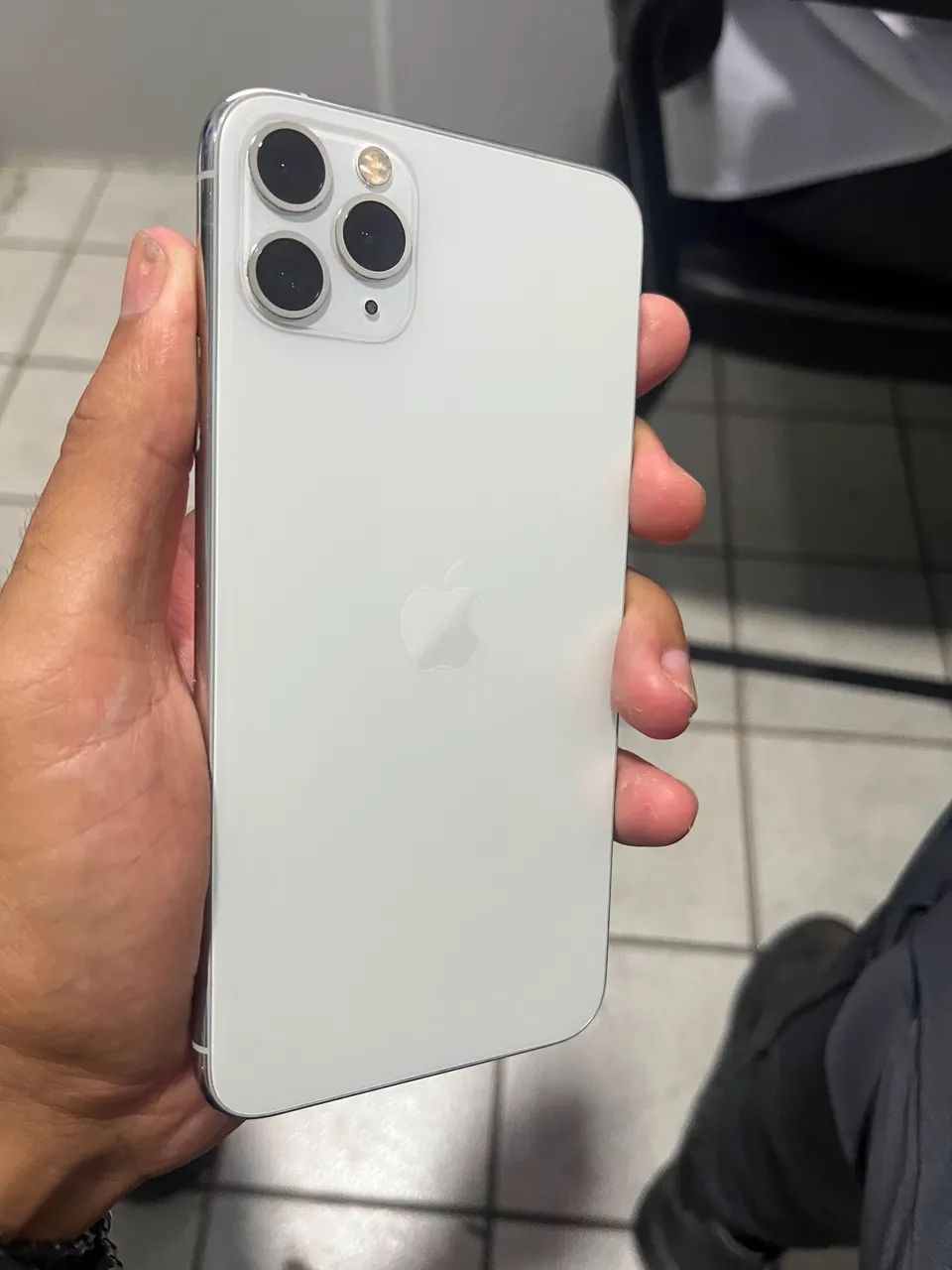 Troco 11 pro Max em inferior com volta 