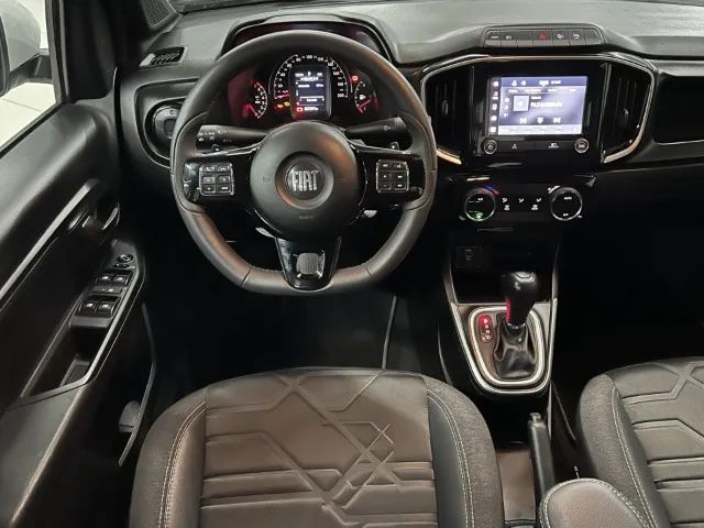 Fiat Strada Volcano 1.3 Flex 8V CD Aut. 2023 - Foto 2
