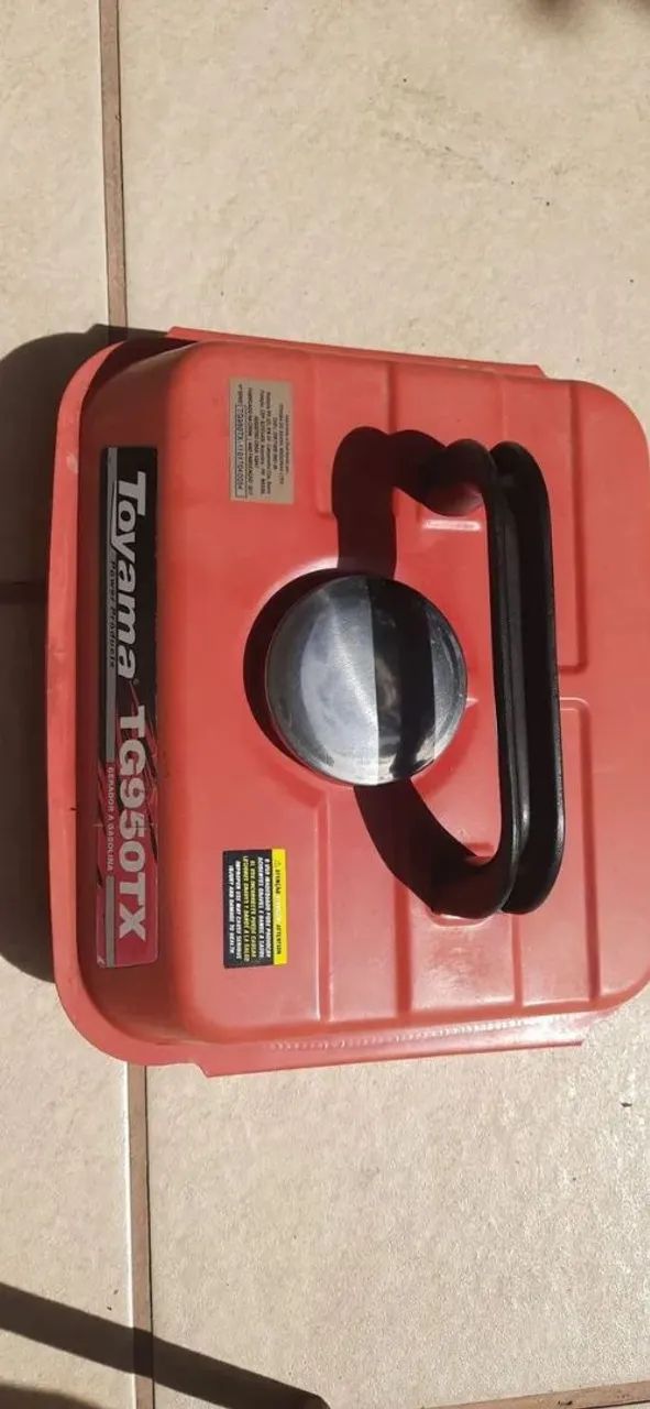 Tanque de combustível de gerador portátul Toyama TG950 TX Usado 