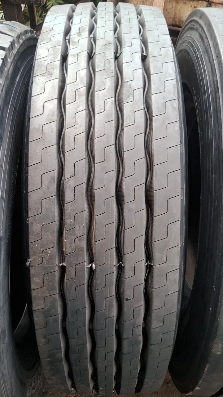 Pneus 295 - Foto 3