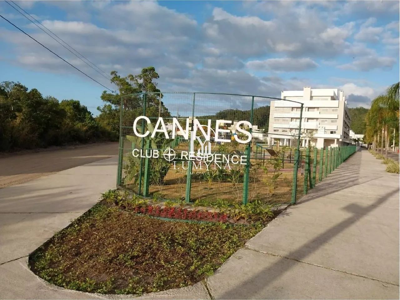 Apartamento com 2 quartos, 1 suíte com 80m2, 2 vagas de garagem - Foto 3