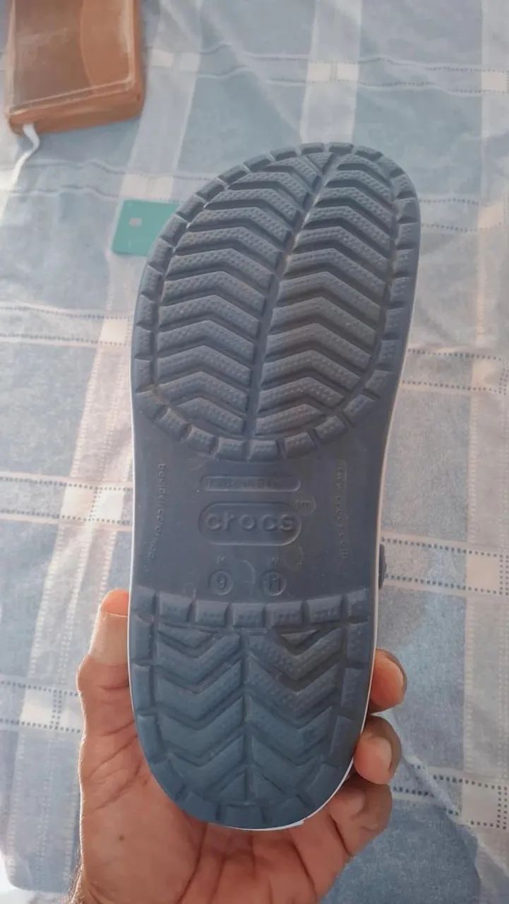 Vendo Sandália Crocs número 40 - Foto 4