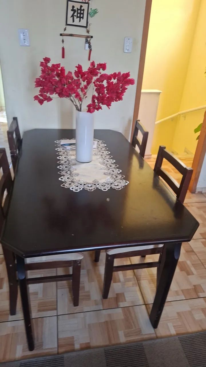 Mesa de sala com 5 cadeiras todas fo?radas - Foto 2