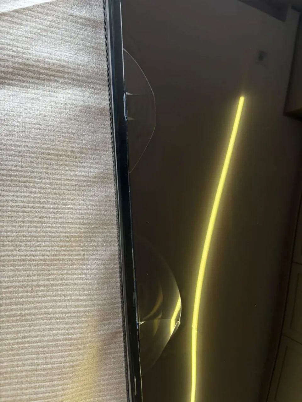 Tv Samsung 75 polegadas tela Crystal nova, com tela danificada  - Foto 3