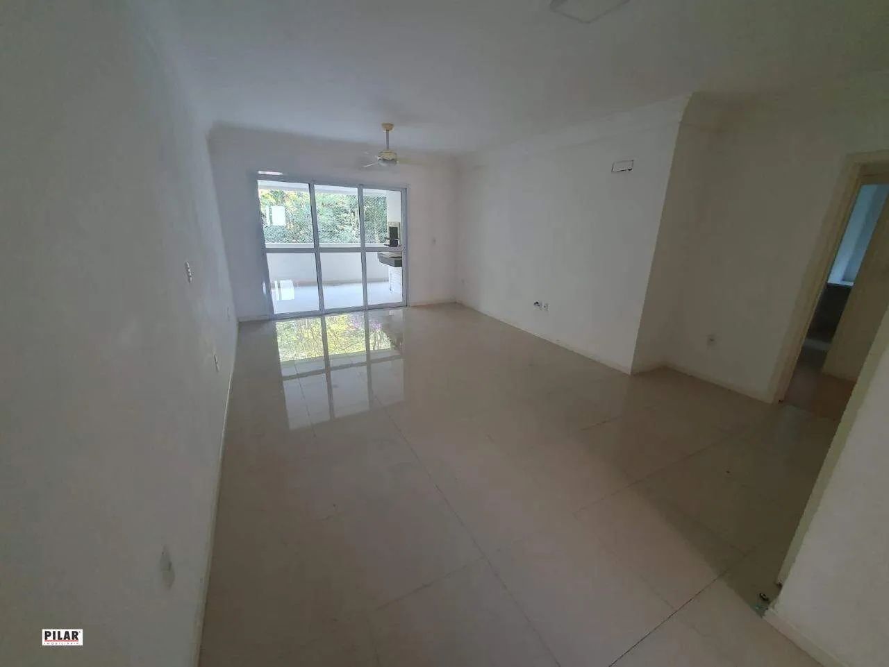 Apartamento com 04 dormitórios para locação no centro de Criciúma - Foto 2