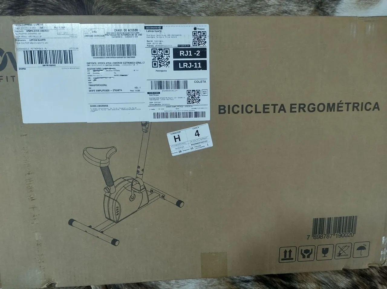 Bicicleta ergométrica nova . 