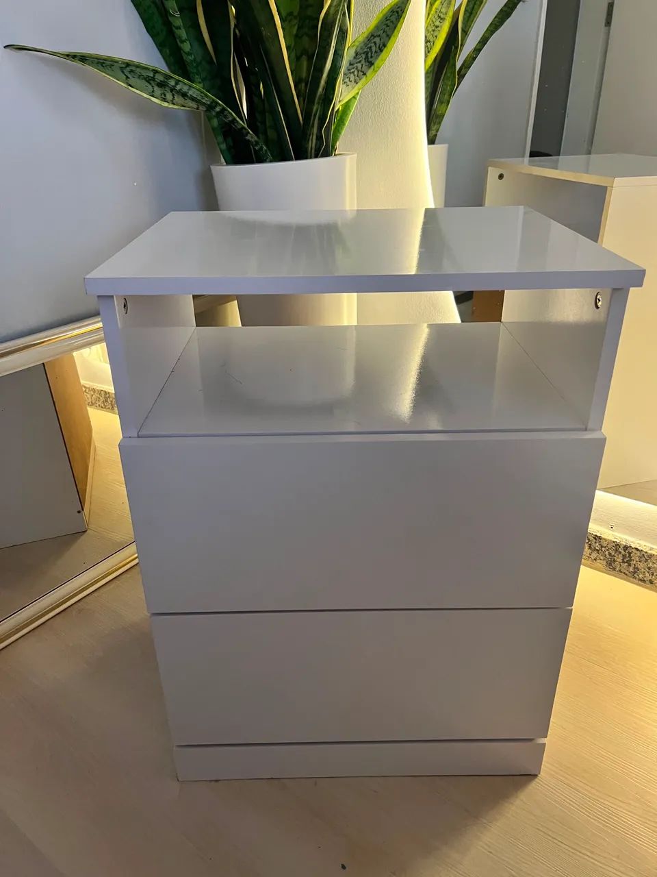 Mesa de cabeceira (Tenho duas)