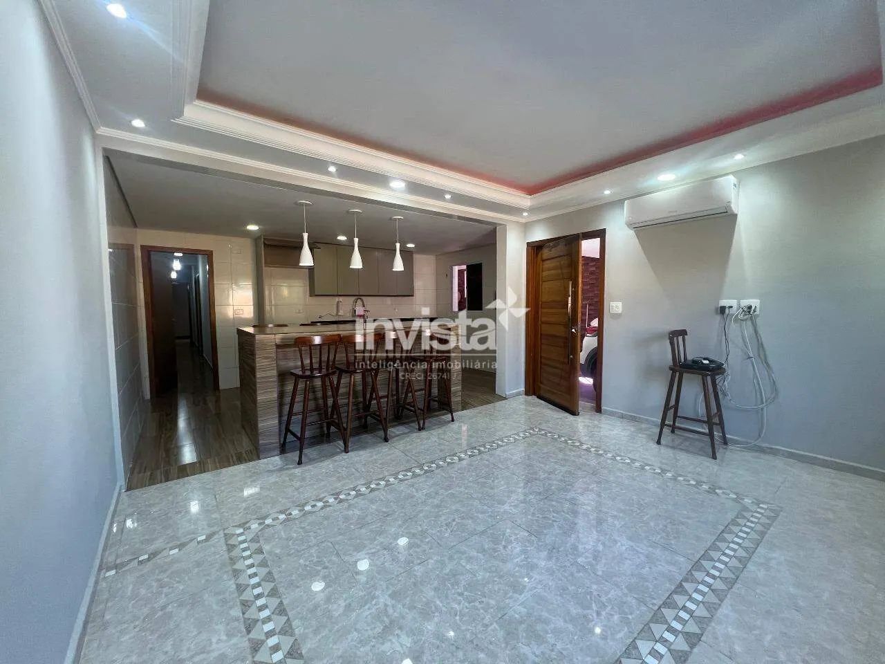 Casa térrea com 3 suítes, piscina com cascata e ambientes integrados