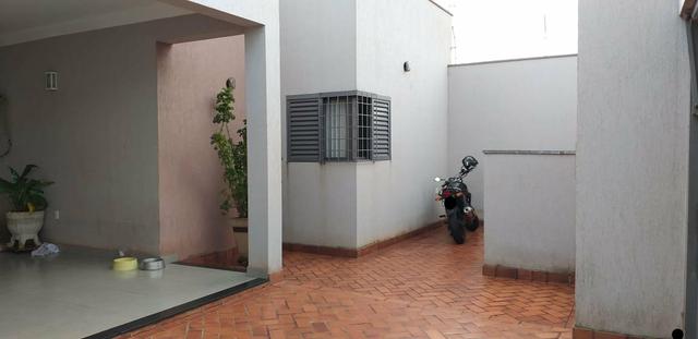 Vende se ou trocar está casa no Jardim botânico em Sertãozinho sp - Foto 4