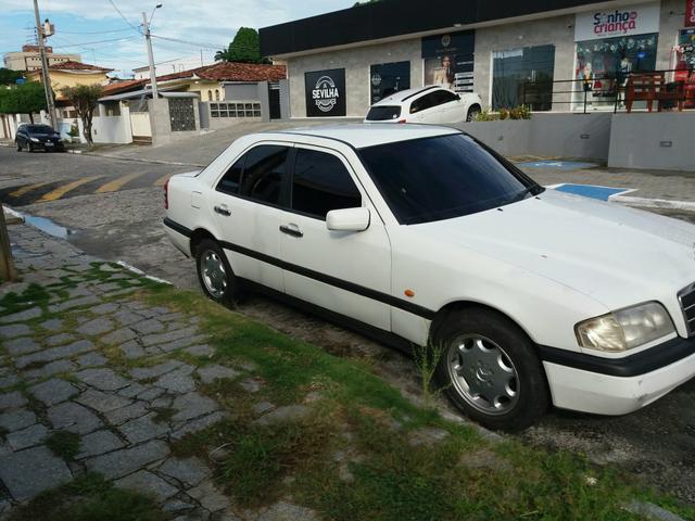Vendo uma Mercedes c180 sedã ano 1996 - Foto 6