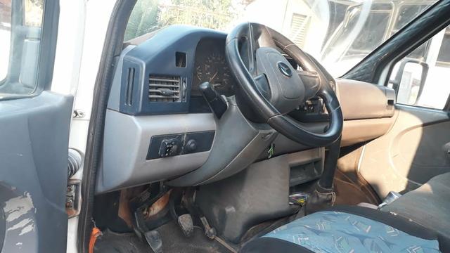 Vendo ou troco por carro de passeio van Sprint ano 99 - Foto 4