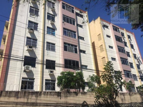 Apartamento com 3 dormitórios à venda, 100 m² por R$ 260.000 - Papicu - Fortaleza/CE