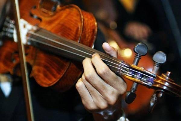 Curso violino, violao e teclado