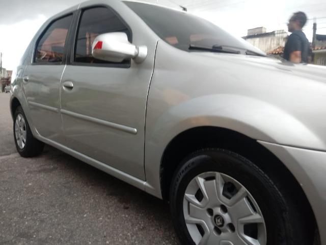 Renault Logan ano 2010. 1.0 expression - Foto 9