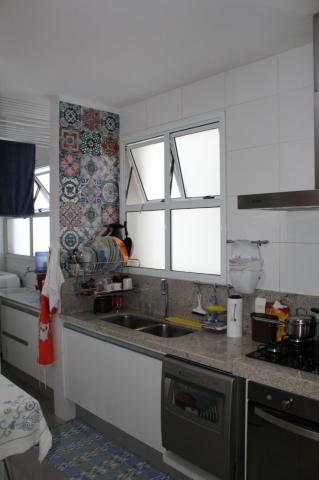 4 quartos, 2 suítes, varanda, elevador, 3 vagas livres, lazer e excelente localização. - Foto 16