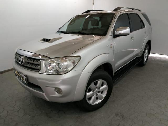 TOYOTA HILUXSW4 SRV4X4 AUT 07 LUGARES