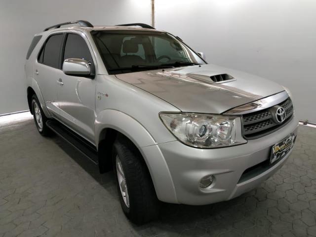 TOYOTA HILUXSW4 SRV4X4 AUT 07 LUGARES - Foto 3