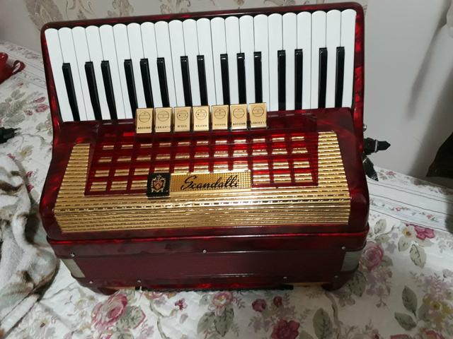 Acordeon scandalli 80 baixos - Foto 4