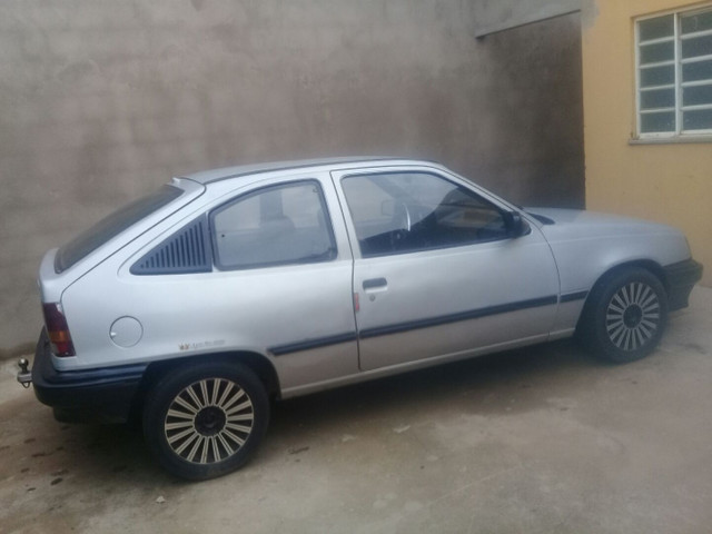Vendo ou troco por outro kadette ano 90