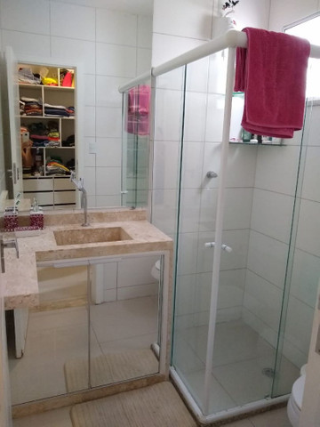 Casa em condomínio fechado, 3/4 um suíte c closet, piscina, área gourmet - Foto 11