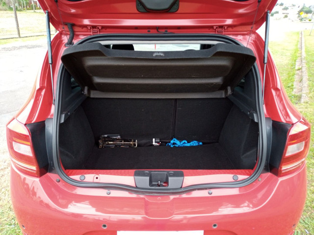 Sandero Dynamic 1.6 ano 2015 repasse - Foto 6