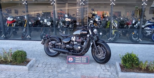 TRIUMPH BONNEVILLE BOBBER BLACK 1200 2020