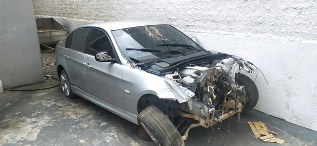 Sucata Bmw 318 Para Retirada de Peças - Foto 4
