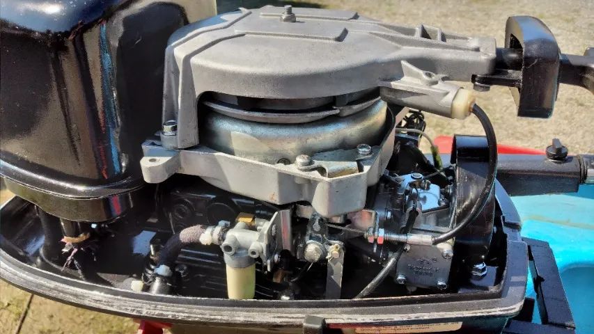 Barco de madeira naval + motor de popa 6 hp - Foto 6