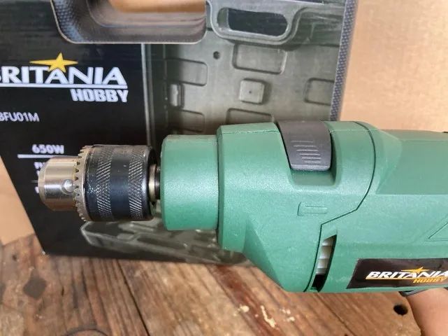 Furadeira de impacto Britania com maleta 10mm 650W Nova - Foto 3